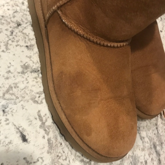 Tan ugg boots 🤩 - Picture 8 of 12